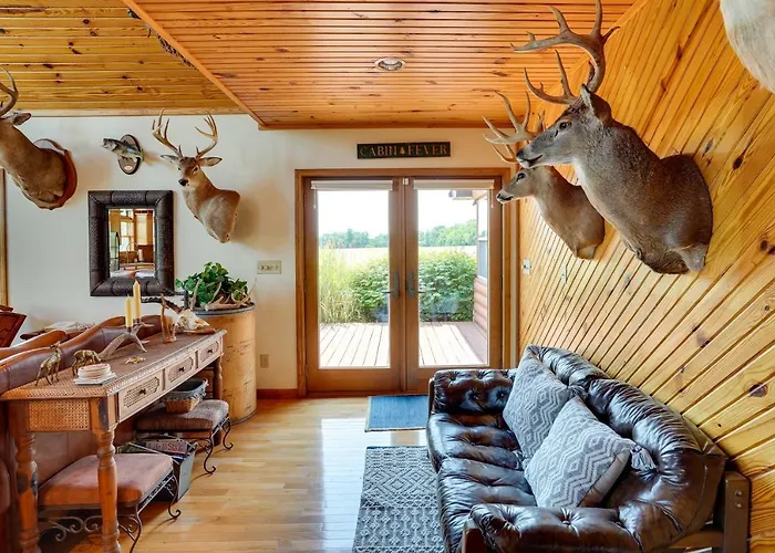 Pet-friendly W/ Screened-in Porch! *