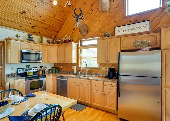 Pet-friendly W/ Screened-in Porch! Holiday home Vienna