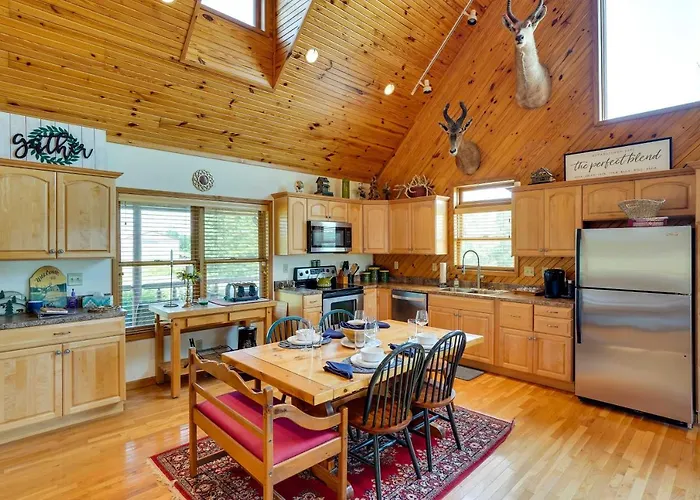 Pet-friendly W/ Screened-in Porch! * Vienna