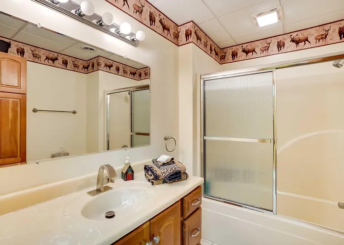 Pet-friendly W/ Screened-in Porch! *