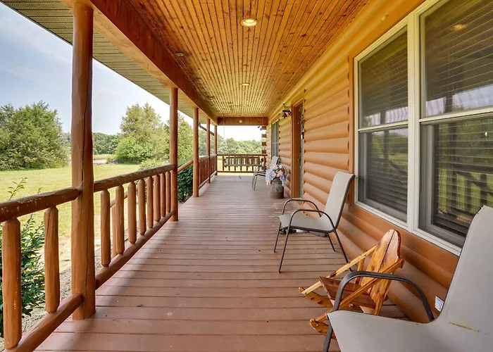 Pet-friendly W/ Screened-in Porch! Holiday home *