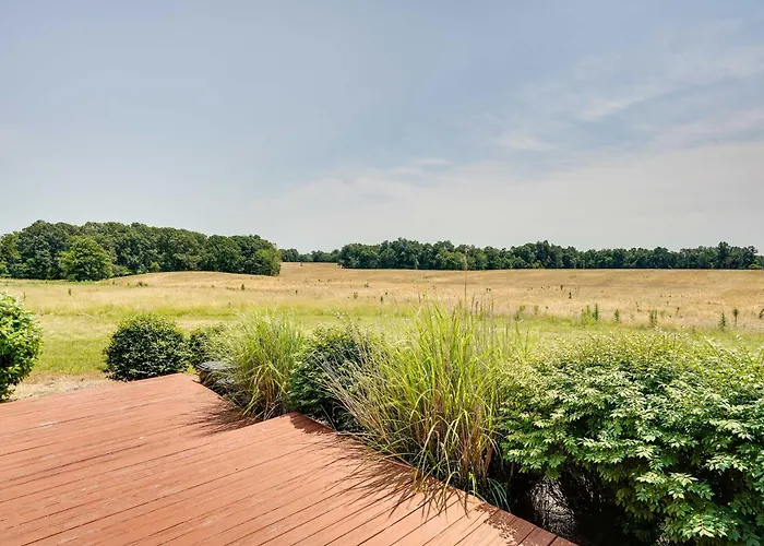 Pet-friendly W/ Screened-in Porch! Holiday home Vienna