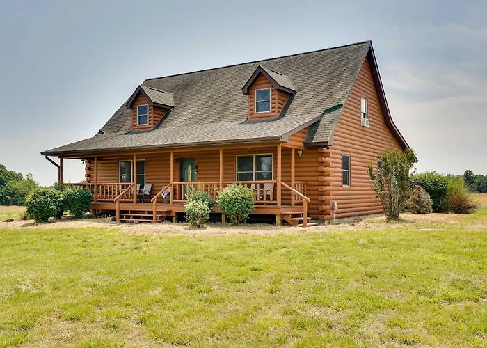 Pet-friendly W/ Screened-in Porch! Holiday home *