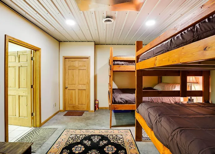 Pet-friendly W/ Screened-in Porch! * Vienna